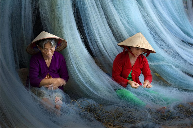 FIAP BRONZE MEDAL - life in a fishing village - DANG THANH TRUNG - vietnam.jpg